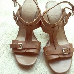 Dark beige SUPER comfy heels! Worn once! 7-7.5